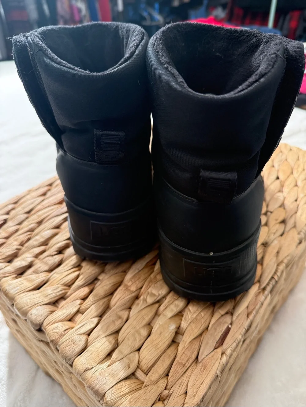 UGG Classic Klamath Mini Waterproof Puffer Suede Black Boots Size 10